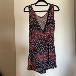 Black, coral, white shorts romper size large fits like medium